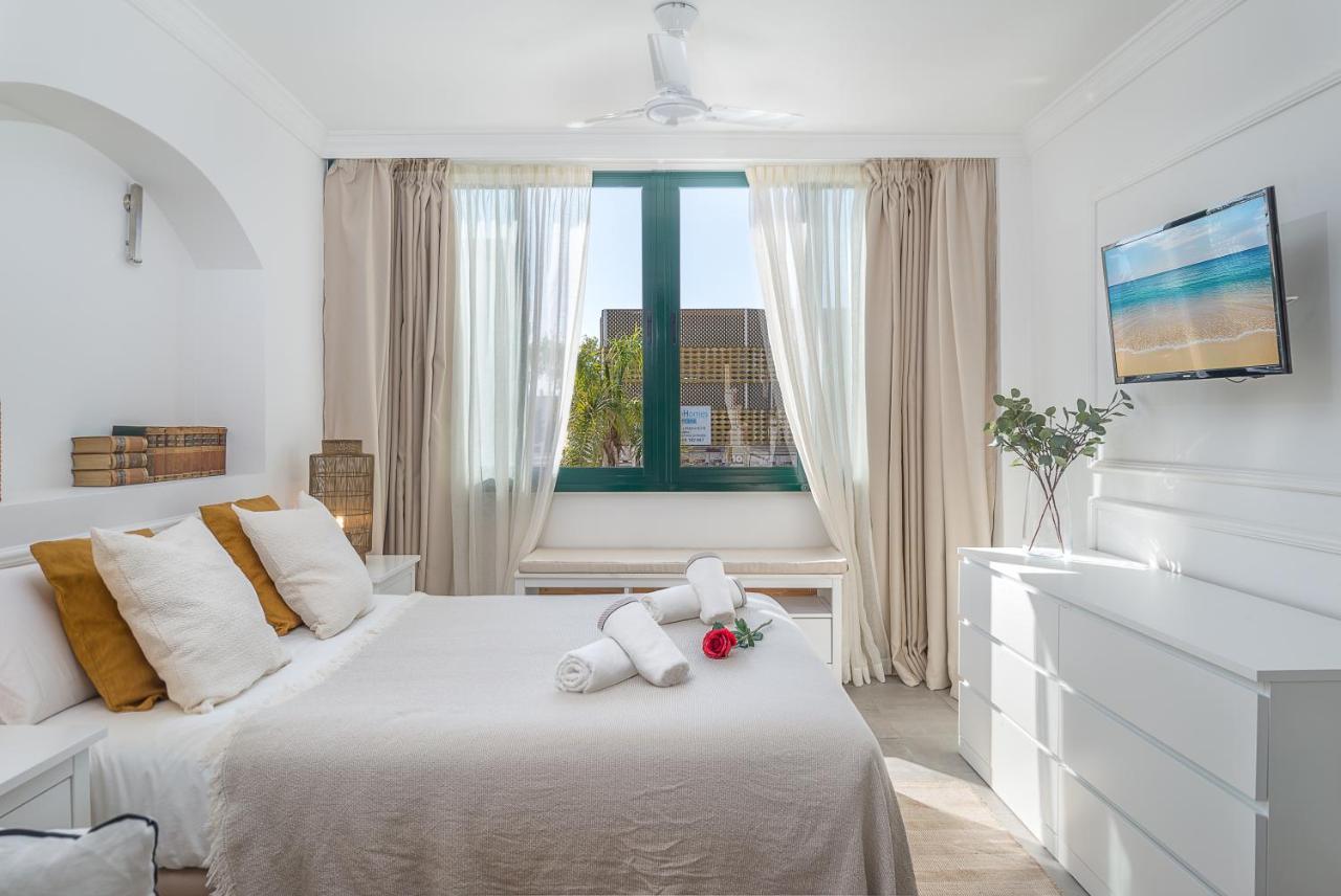 Bianca Chic Studio - Carihuela Beach At 300M Торремолінос Екстер'єр фото