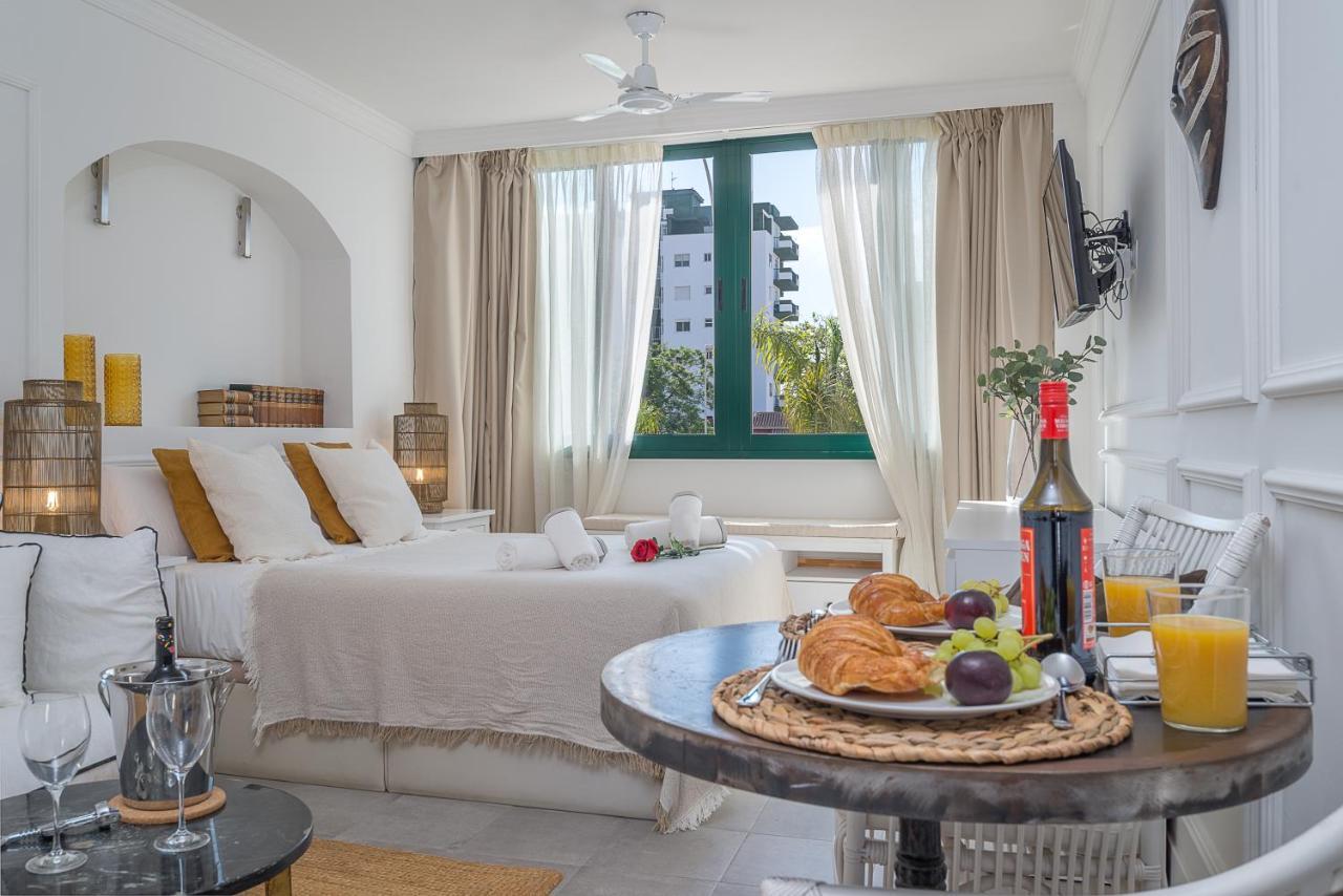 Bianca Chic Studio - Carihuela Beach At 300M Торремолінос Екстер'єр фото